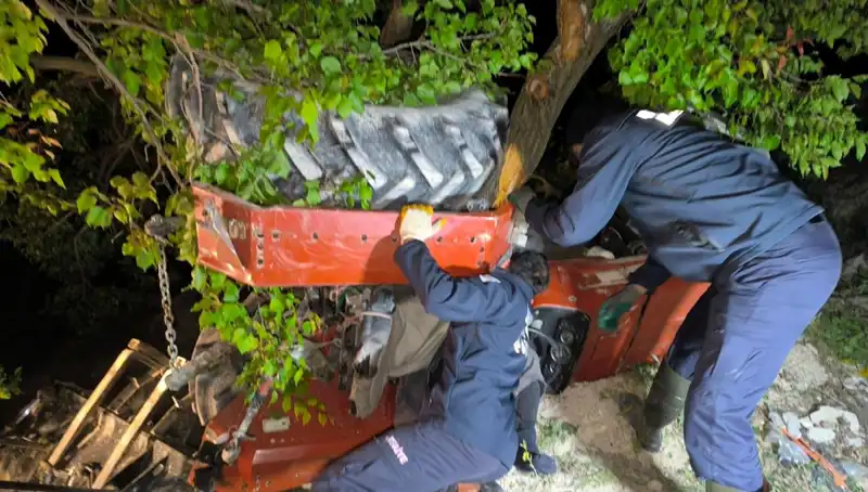 Kontrolden Çıkan Traktör Devrildi: Trajik Kaza Sürücünün Hayatına Mal Oldu