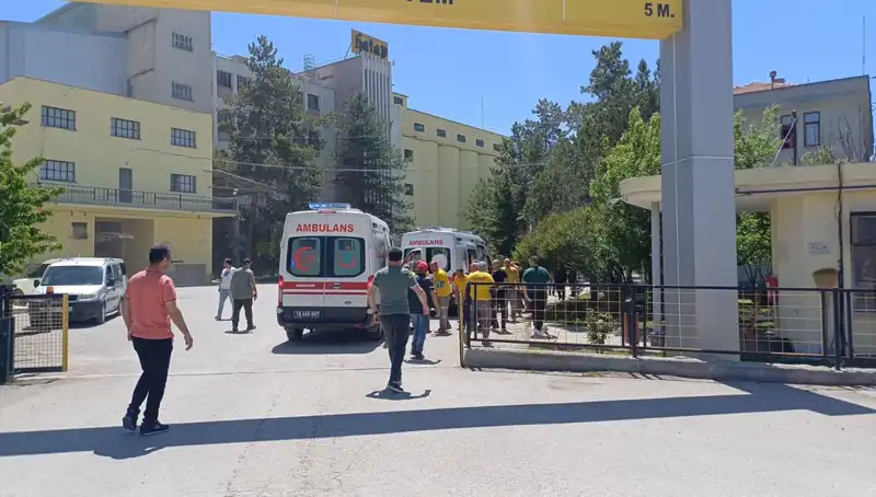Çorum'daki Un Fabrikasında Şok Patlama: 10 Yaralı, Biri Ağır