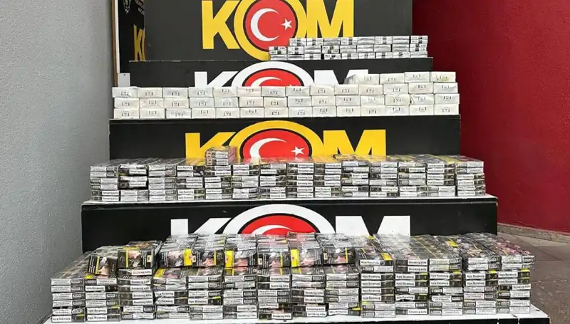 Adana'da Kaçakçılık Operasyonu: Üç Kişi Tutuklandı, Yüzlerce Kalem Ürün Ele Geçirildi
