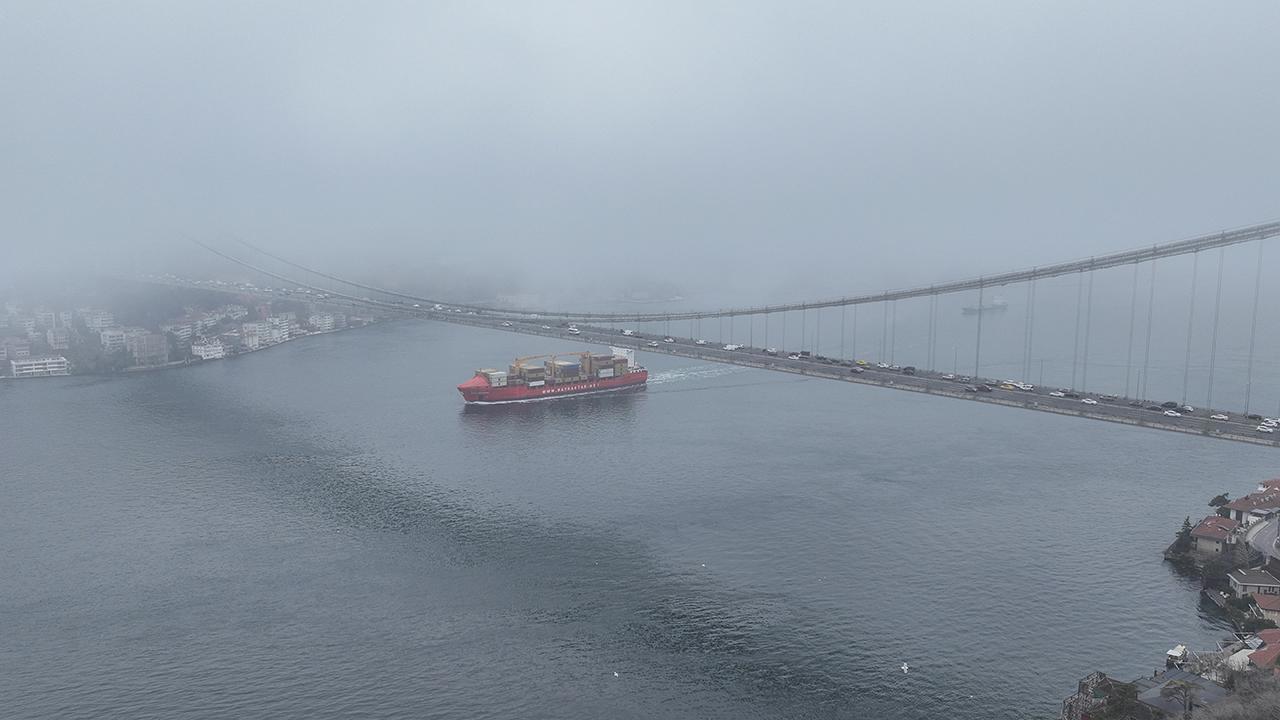 İstanbul Boğazı Gemi Trafiğine Açıldı