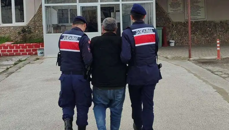 8 Yıl Sonra Yakalandı: Kaçak Hükümlü Cezaevine Gönderildi